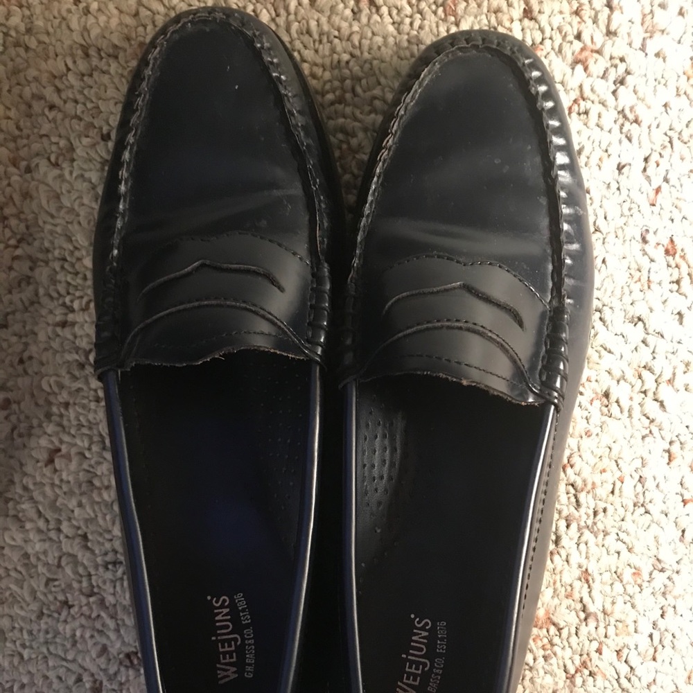 Slightly worn women”s leather loafers